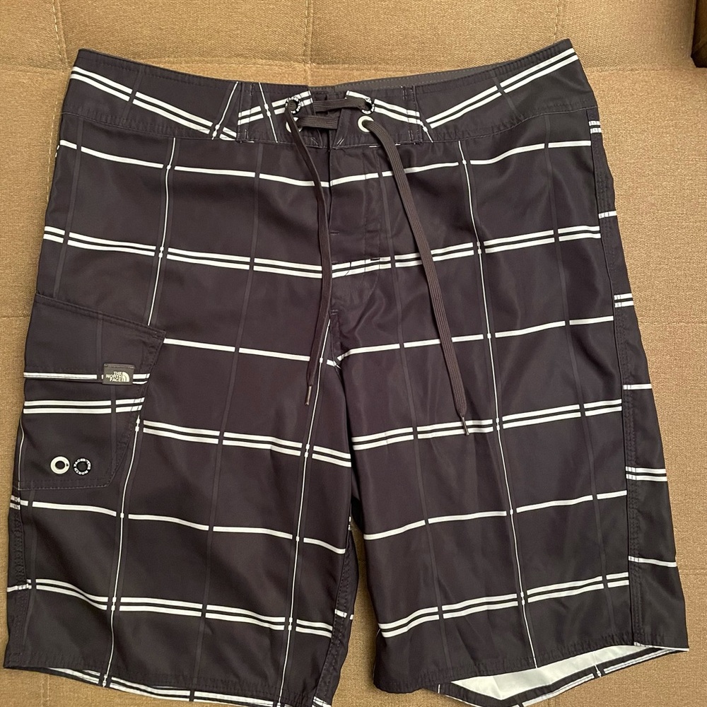 Men’s The North Face board shorts